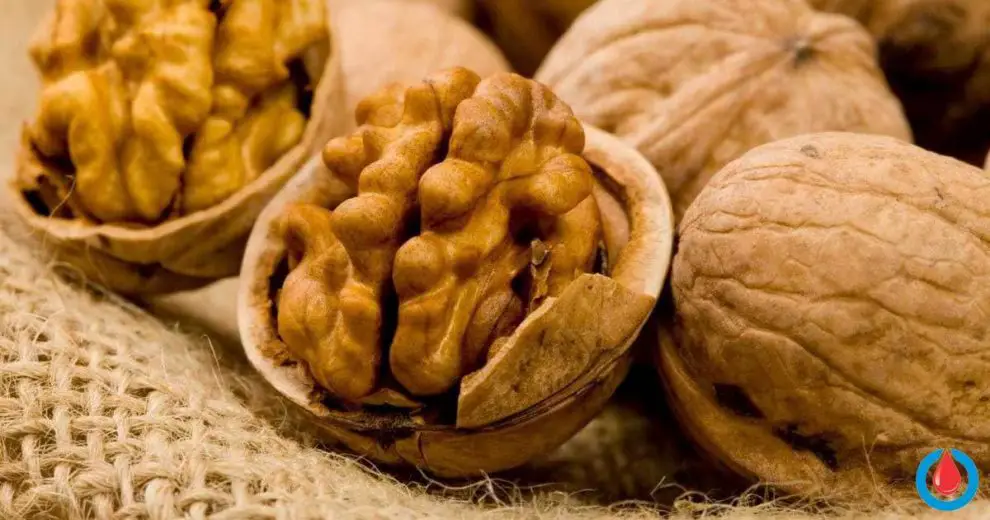 6 Mind-Blowing Reasons to Start Eating More Walnuts