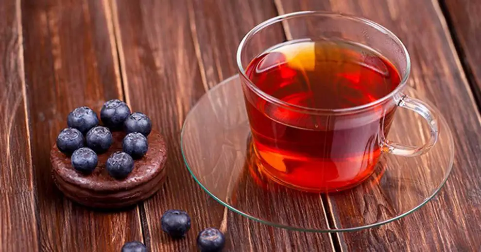 9 Reasons Why Everyone Should Drink Blueberry Tea